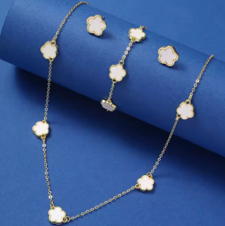 VD FASHION - Bracelet, earrings and necklace: Three-piece set